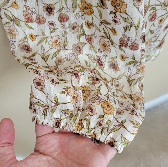 Everyday Chic Boutique | Boho Floral Long Sleeve Blouse Size Large - Picture 6 of 8